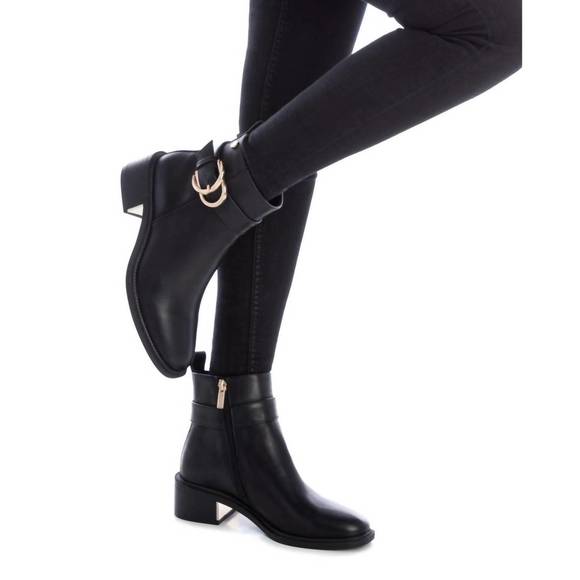 NEW XTI women's faux leather booties in black - Picture 5 of 5